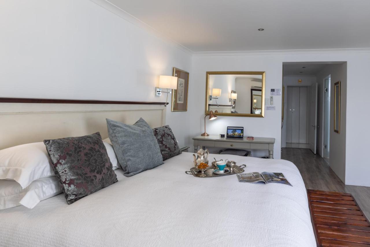 Cape Pillars Boutique Hotel Durbanville Bagian luar foto